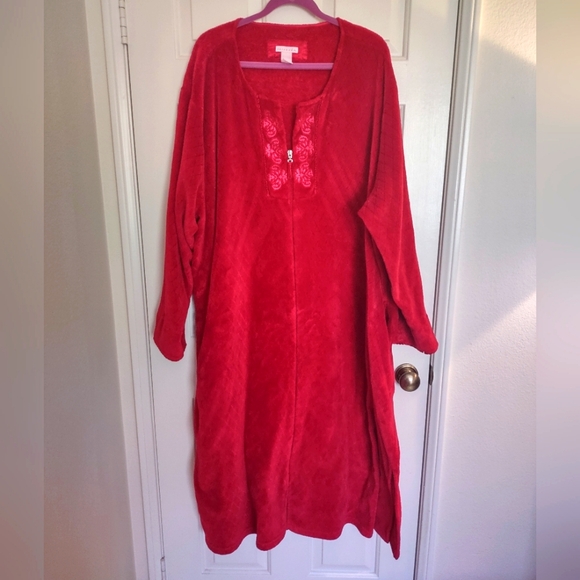 serenada Other - Serenada Red Quilted Velour Zip Front Robe